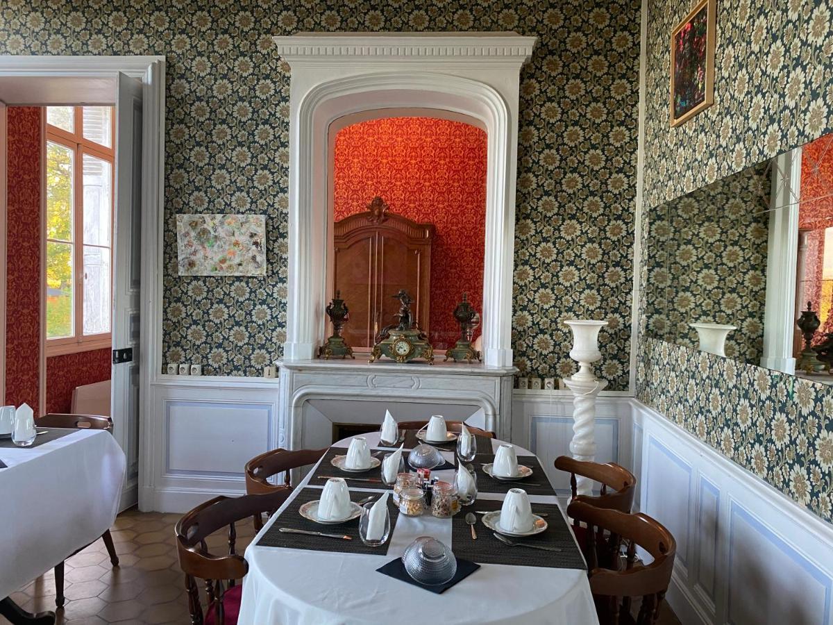 Gîte 2 chambres 5 personnes dans le château de la bouchatte Chazemais Extérieur photo