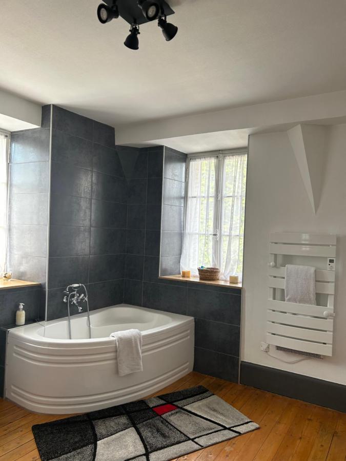 Gîte 2 chambres 5 personnes dans le château de la bouchatte Chazemais Extérieur photo