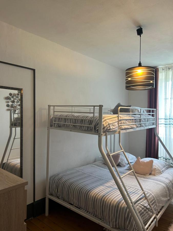 Gîte 2 chambres 5 personnes dans le château de la bouchatte Chazemais Extérieur photo